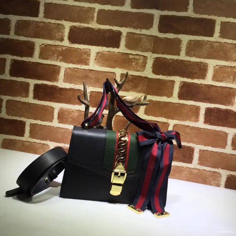 Sylvie Gucci 0611